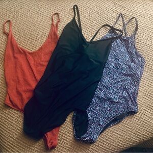 Stylish Women's Swimwear Set - Black, Red, and Blue Patterned